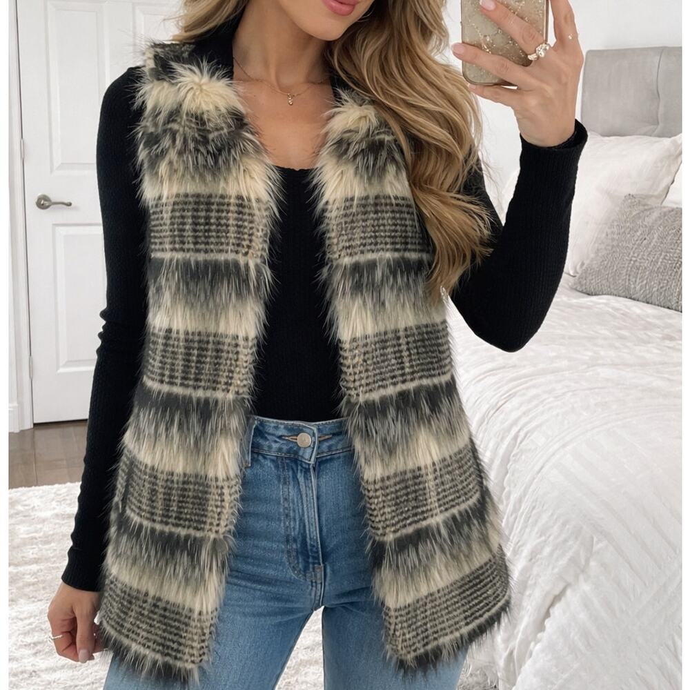 Indigo Saints Faux Fur Knit Sweater Vest Size Large